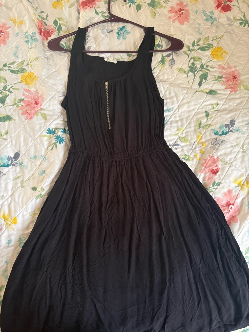 Black Sleeveless Zip-Front Women's Dress